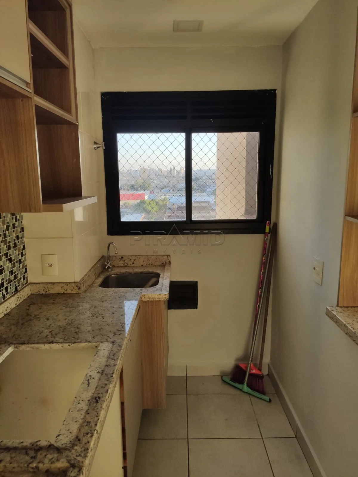 Alugar Apartamento / Padr&atilde;o em Ribeir&atilde;o Preto R$ 1.700,00 - Foto 13
