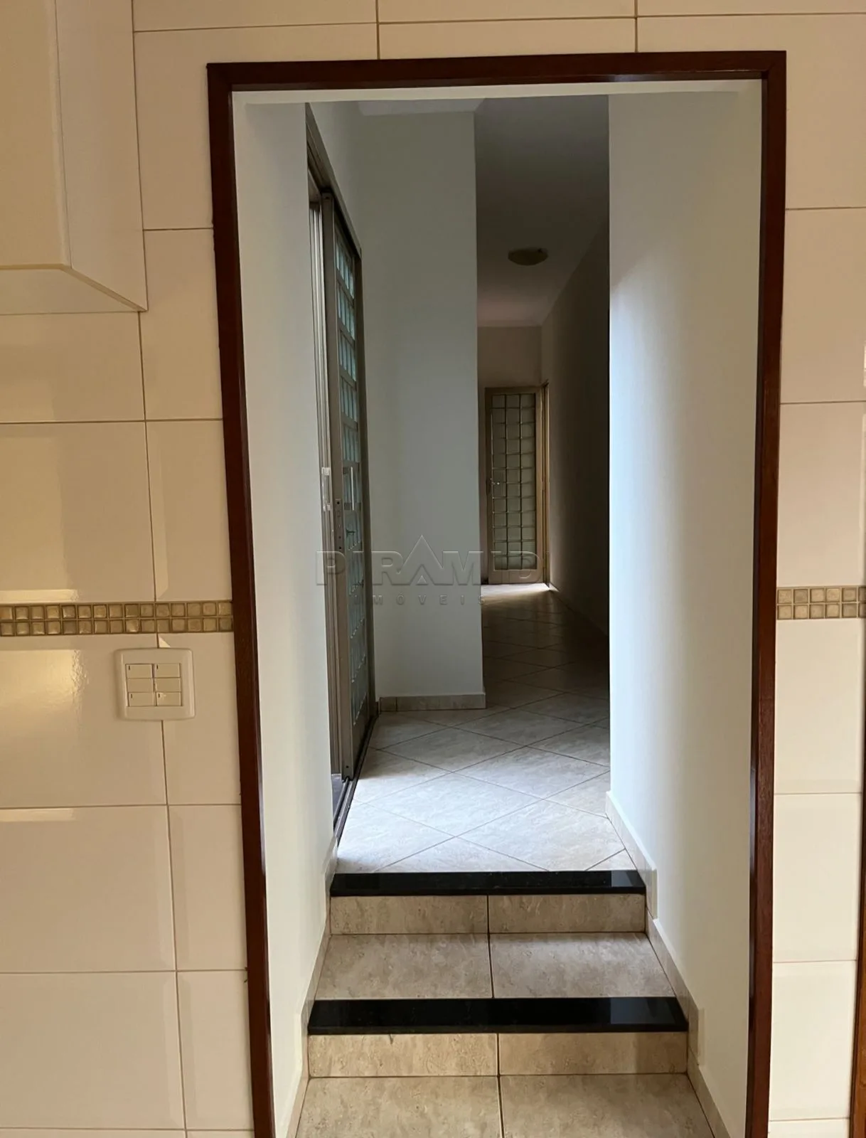 Comprar Casa / Padr&atilde;o em Ribeir&atilde;o Preto R$ 550.000,00 - Foto 8
