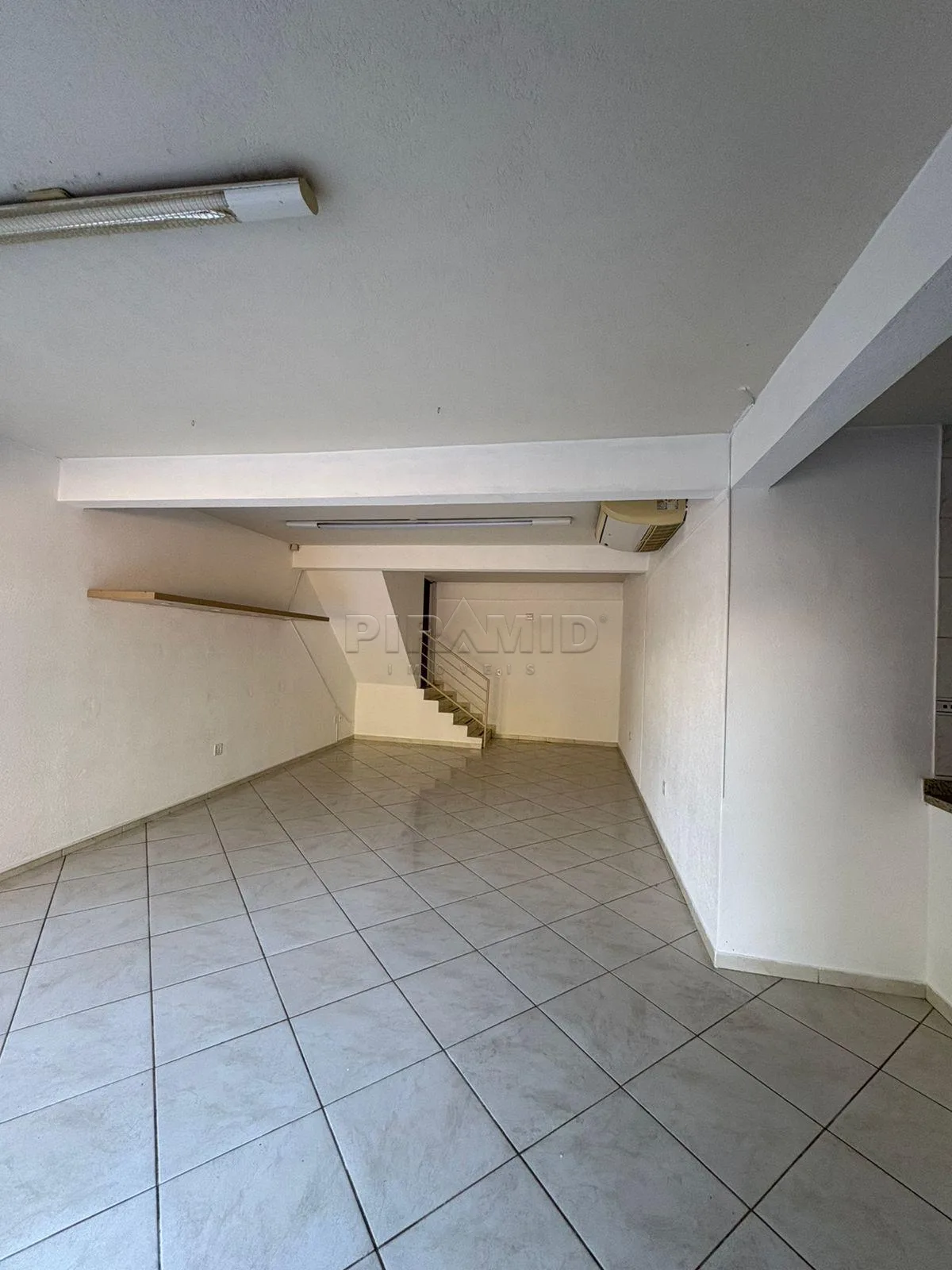 Alugar Comercial / Sal&atilde;o em Ribeir&atilde;o Preto R$ 3.200,00 - Foto 1
