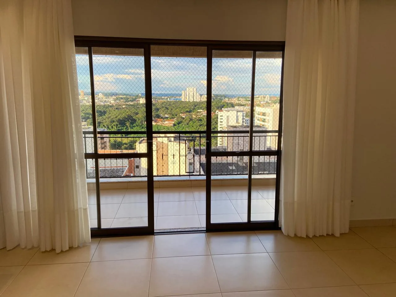 Alugar Apartamento / Padr&atilde;o em Ribeir&atilde;o Preto R$ 4.700,00 - Foto 4