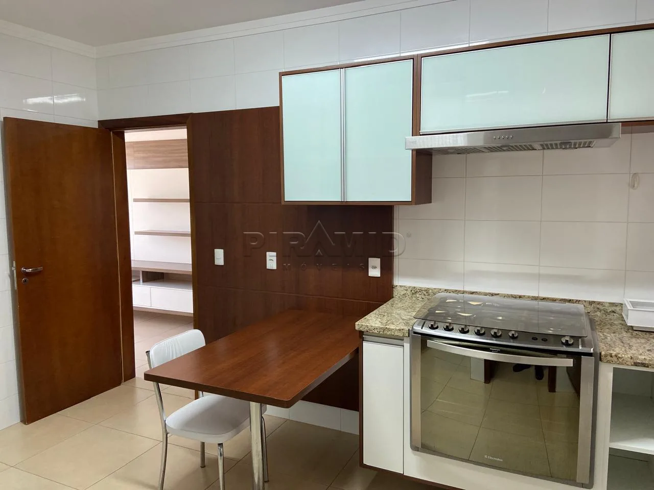 Alugar Apartamento / Padr&atilde;o em Ribeir&atilde;o Preto R$ 4.700,00 - Foto 9
