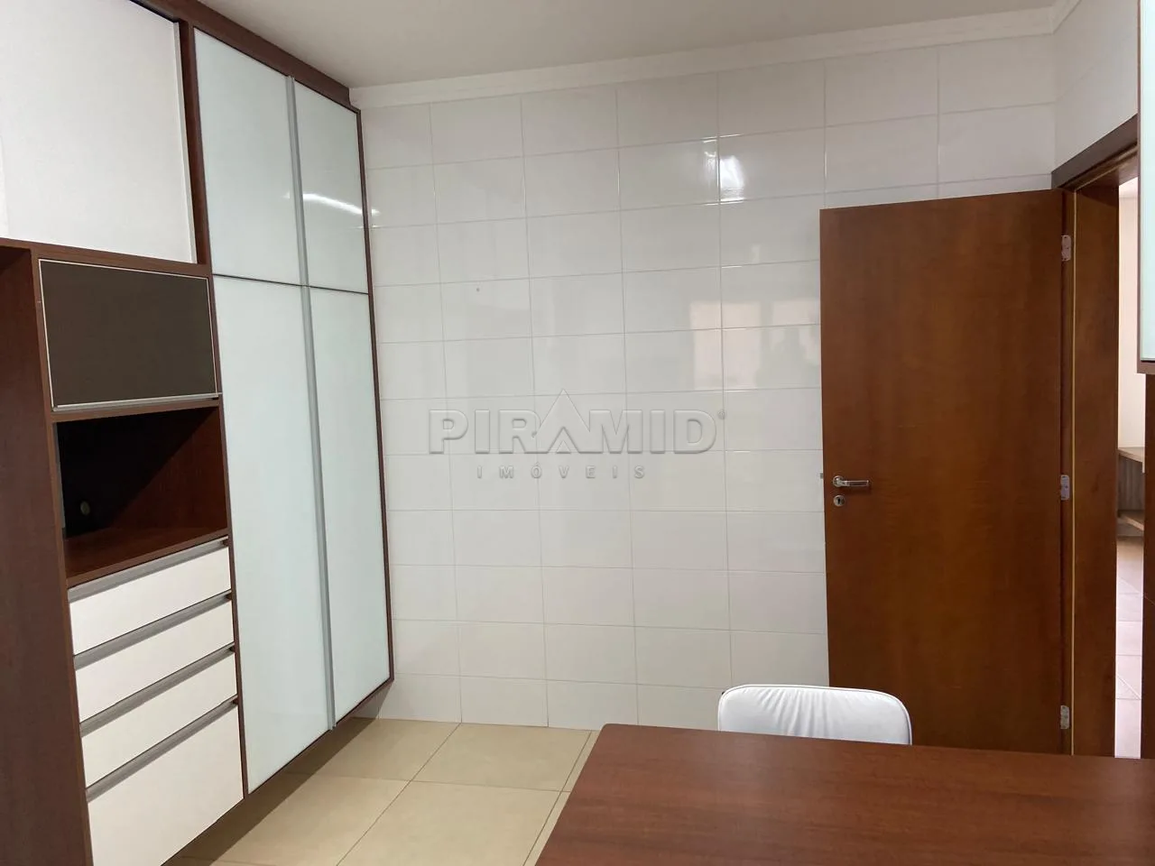 Alugar Apartamento / Padr&atilde;o em Ribeir&atilde;o Preto R$ 4.700,00 - Foto 10