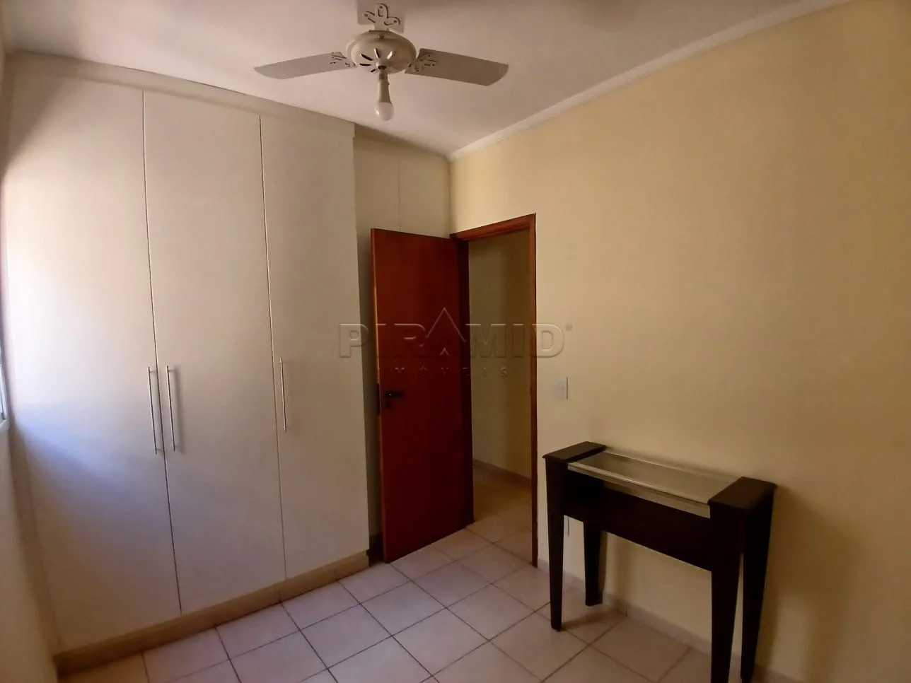 Alugar Apartamento / Padr&atilde;o em Ribeir&atilde;o Preto R$ 2.000,00 - Foto 8