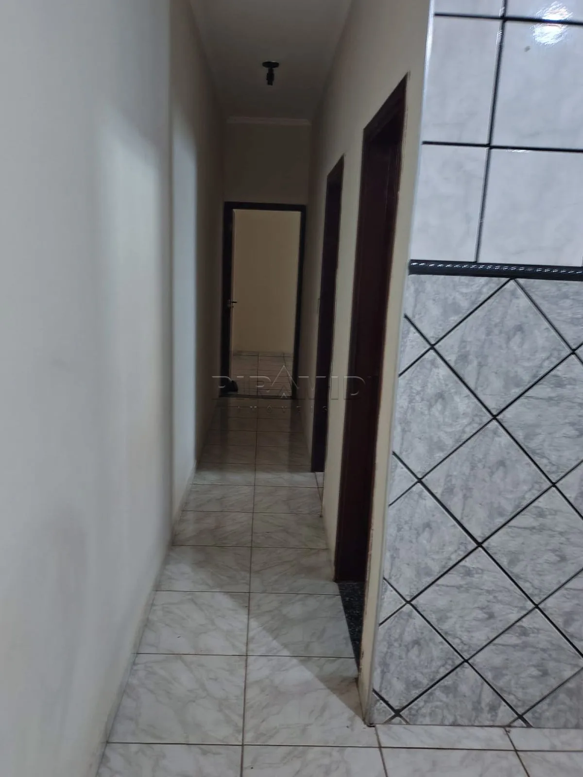 Alugar Casa / Padr&atilde;o em Ribeir&atilde;o Preto R$ 1.950,00 - Foto 5