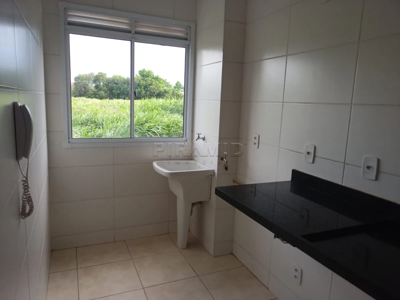 Alugar Apartamento / Padr&atilde;o em Ribeir&atilde;o Preto R$ 800,00 - Foto 5