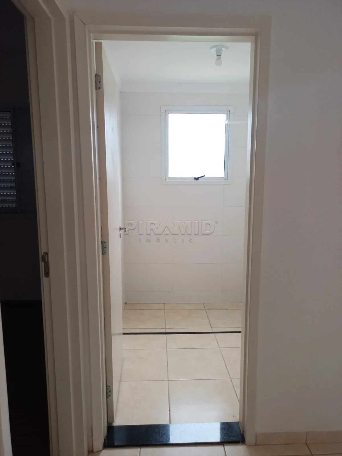 Alugar Apartamento / Padr&atilde;o em Ribeir&atilde;o Preto R$ 800,00 - Foto 7