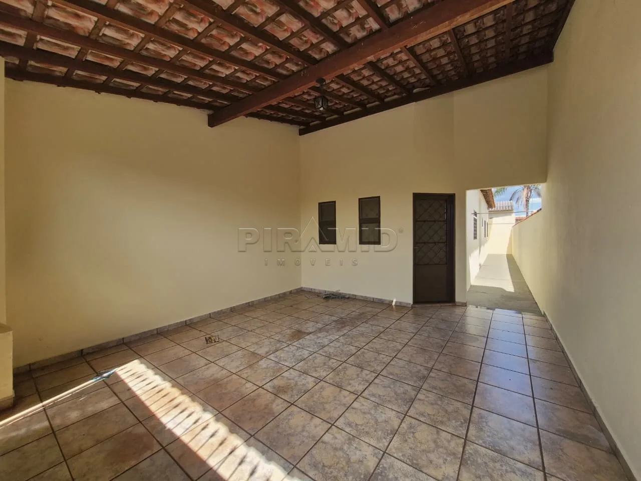 Alugar Casa / Padr&atilde;o em Ribeir&atilde;o Preto R$ 1.500,00 - Foto 1