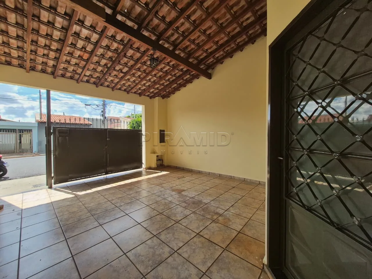 Alugar Casa / Padr&atilde;o em Ribeir&atilde;o Preto R$ 1.500,00 - Foto 2
