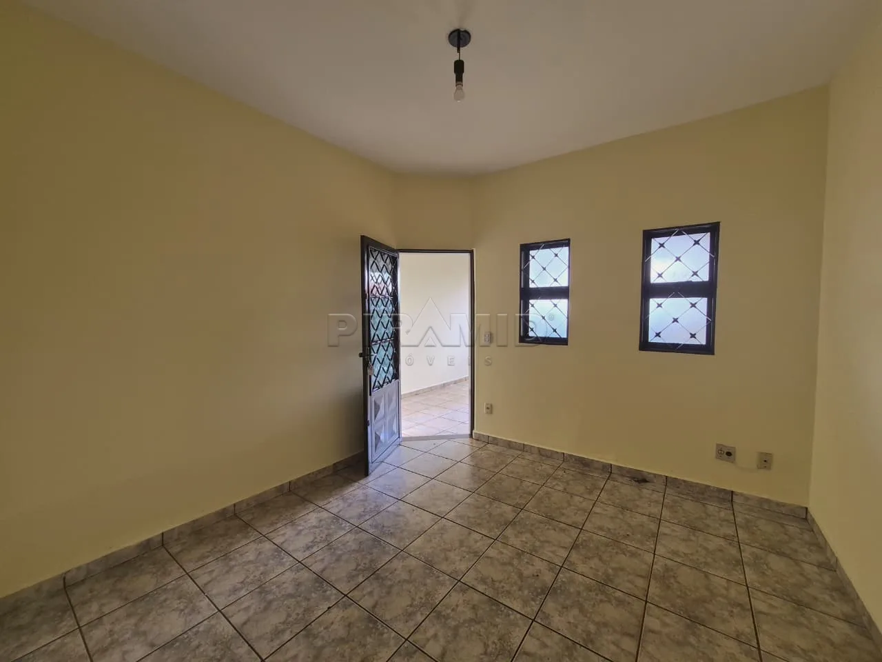 Alugar Casa / Padr&atilde;o em Ribeir&atilde;o Preto R$ 1.500,00 - Foto 4