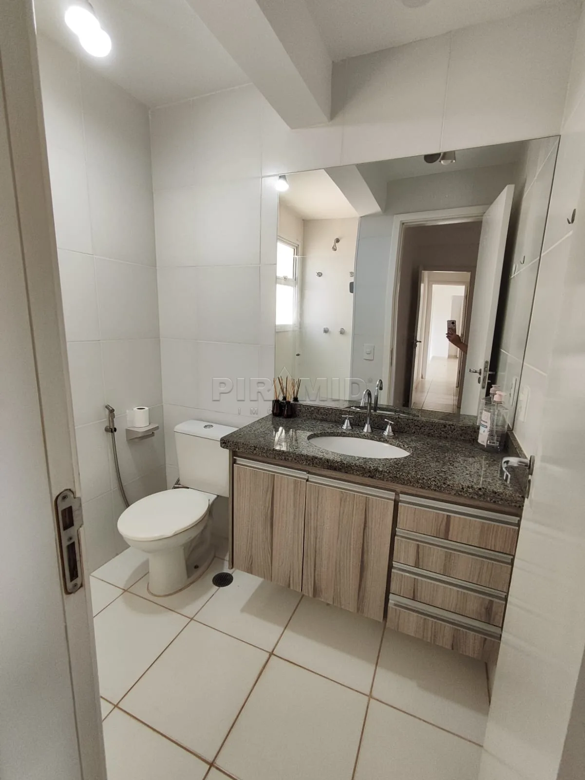 Alugar Apartamento / Padr&atilde;o em Ribeir&atilde;o Preto R$ 3.700,00 - Foto 17