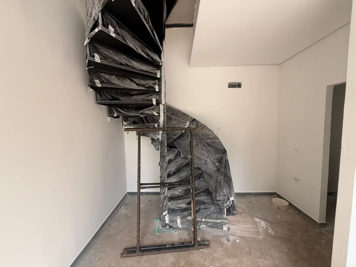 Alugar Comercial / Sal&atilde;o em Ribeir&atilde;o Preto R$ 3.200,00 - Foto 3