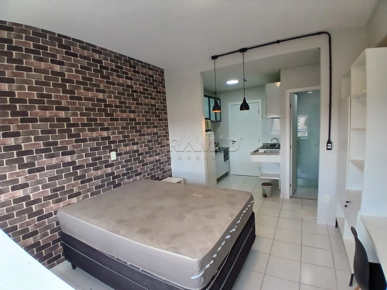 Alugar Apartamento / Padr&atilde;o em Ribeir&atilde;o Preto R$ 1.500,00 - Foto 1