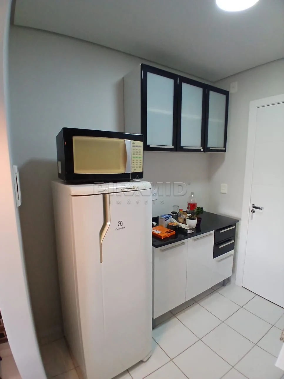 Alugar Apartamento / Padr&atilde;o em Ribeir&atilde;o Preto R$ 1.500,00 - Foto 8