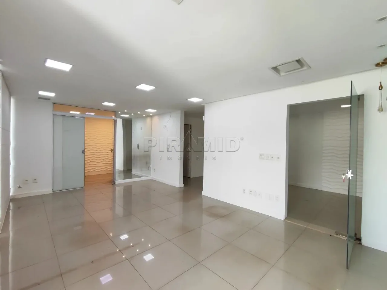 Alugar Comercial / Casa em Ribeir&atilde;o Preto R$ 11.000,00 - Foto 3