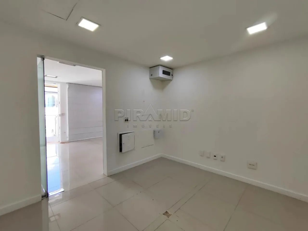 Alugar Comercial / Casa em Ribeir&atilde;o Preto R$ 11.000,00 - Foto 8