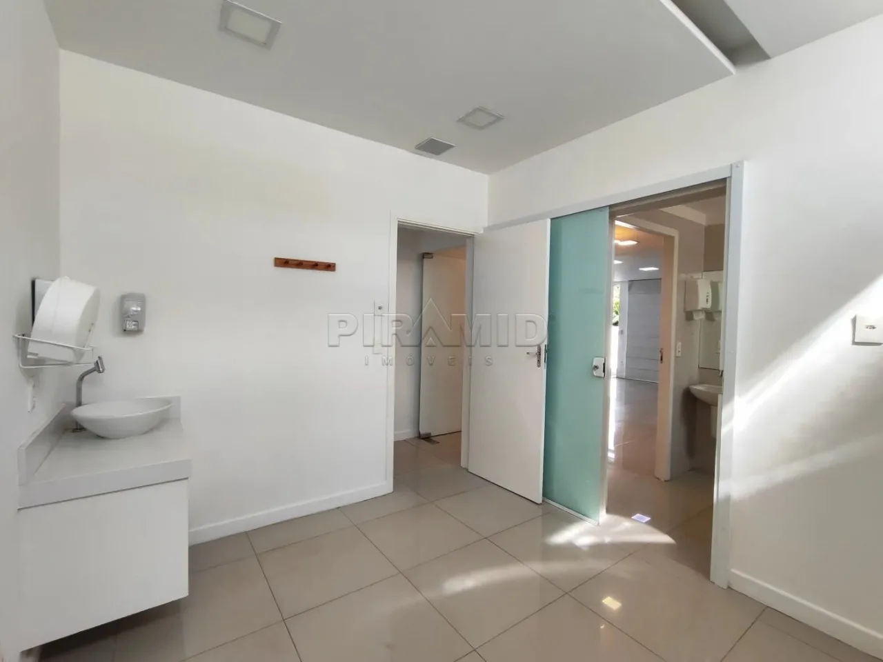 Alugar Comercial / Casa em Ribeir&atilde;o Preto R$ 11.000,00 - Foto 15