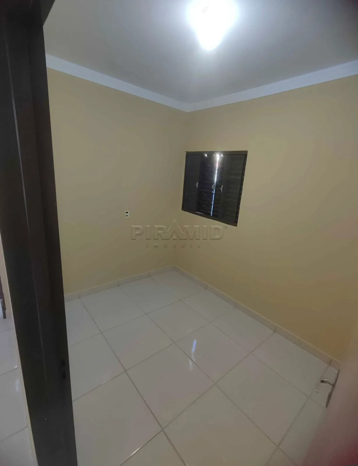 Comprar Casa / Padr&atilde;o em Ribeir&atilde;o Preto R$ 290.000,00 - Foto 3