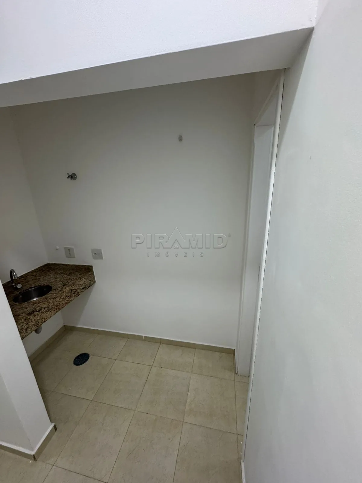 Alugar Comercial / Ponto Comercial em Ribeir&atilde;o Preto R$ 2.000,00 - Foto 5