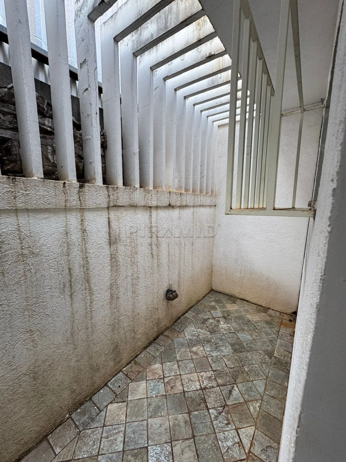 Alugar Comercial / Ponto Comercial em Ribeir&atilde;o Preto R$ 2.000,00 - Foto 8