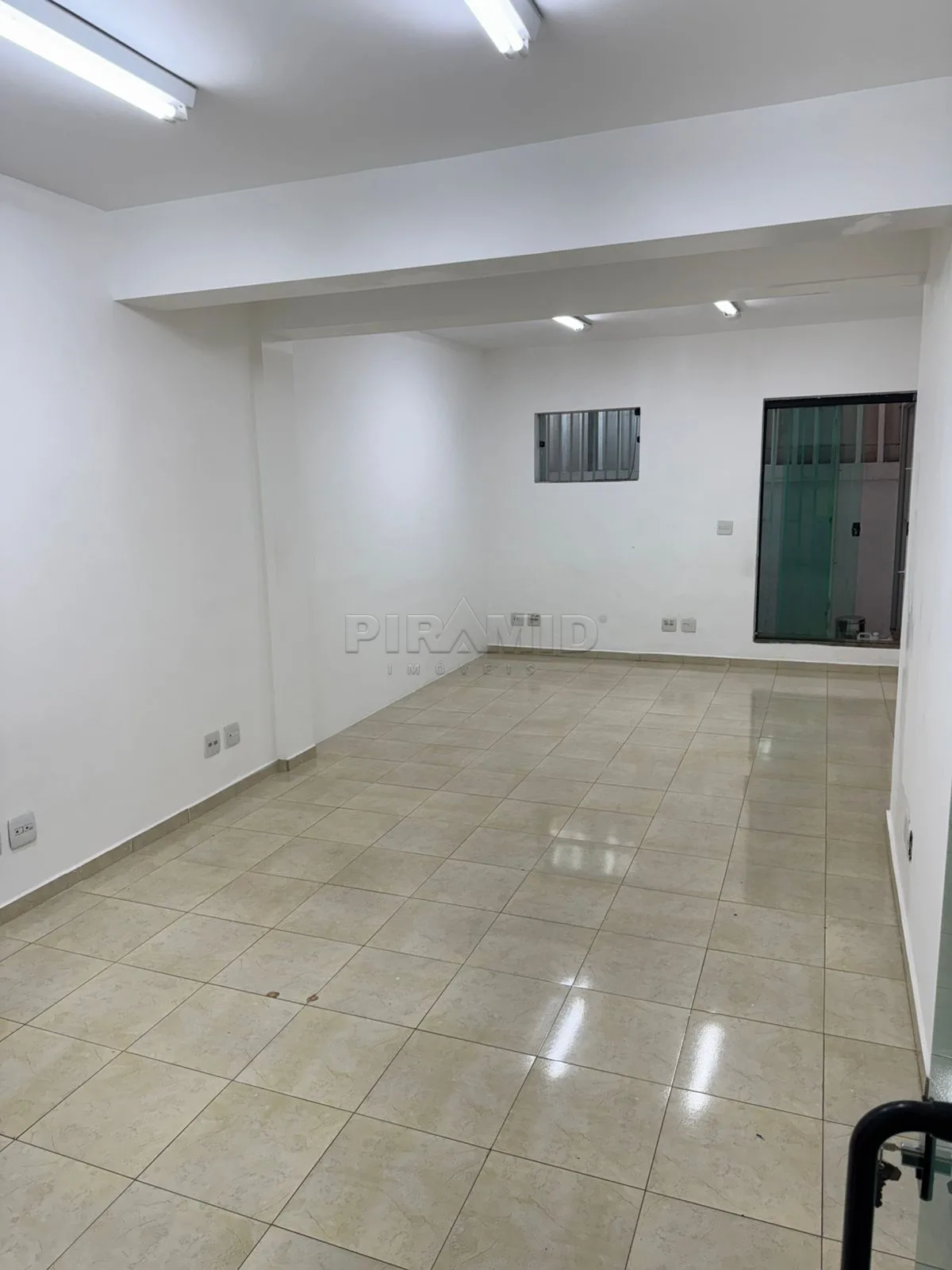 Alugar Comercial / Ponto Comercial em Ribeir&atilde;o Preto R$ 1.600,00 - Foto 2