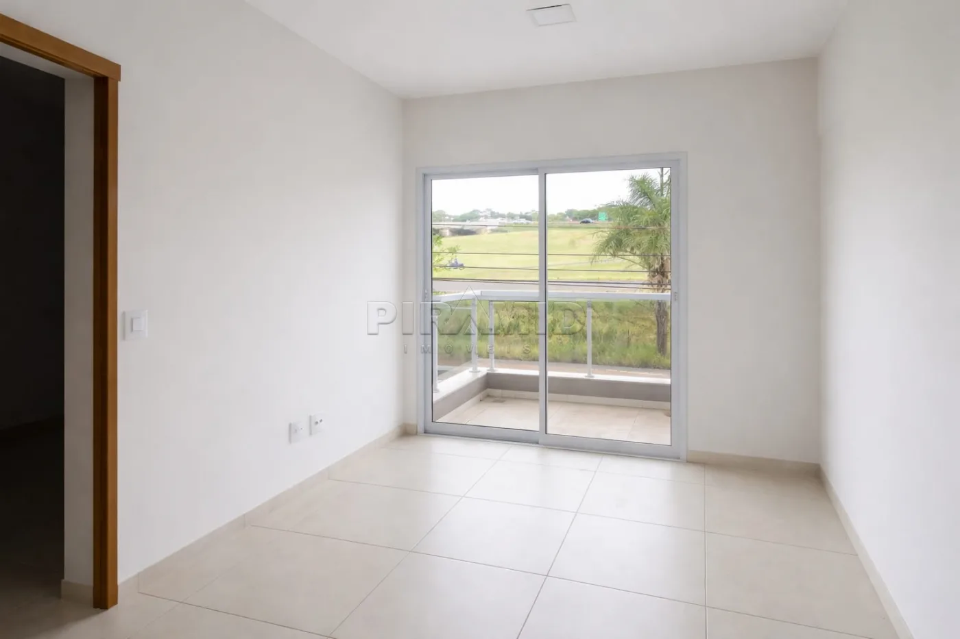 Alugar Apartamento / Padr&atilde;o em Ribeir&atilde;o Preto R$ 1.650,00 - Foto 1