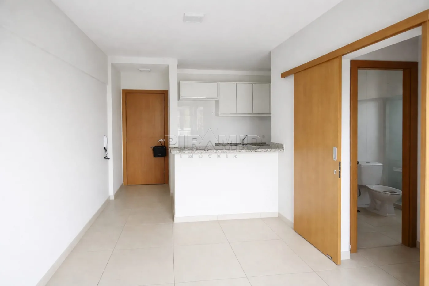 Alugar Apartamento / Padr&atilde;o em Ribeir&atilde;o Preto R$ 1.650,00 - Foto 2