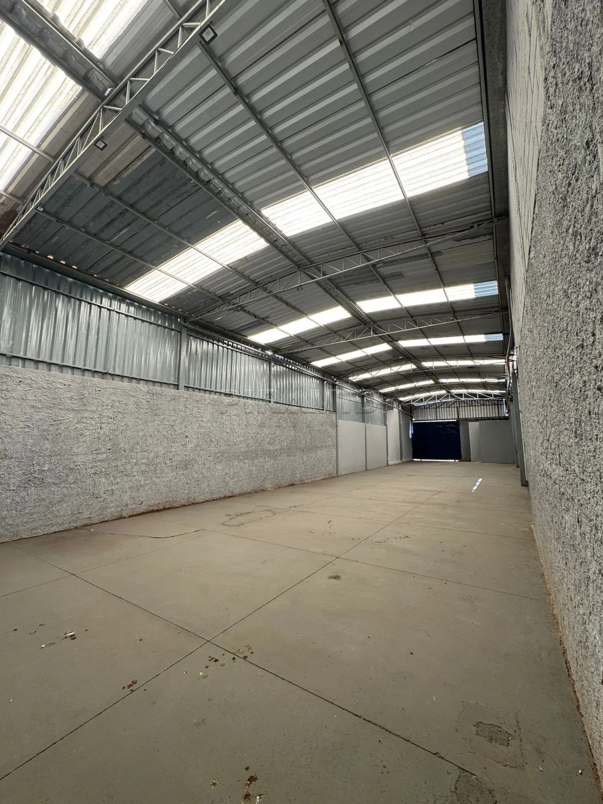 Comprar Comercial / Galp&atilde;o  Barrac&atilde;o em Ribeir&atilde;o Preto R$ 1.250.000,00 - Foto 1