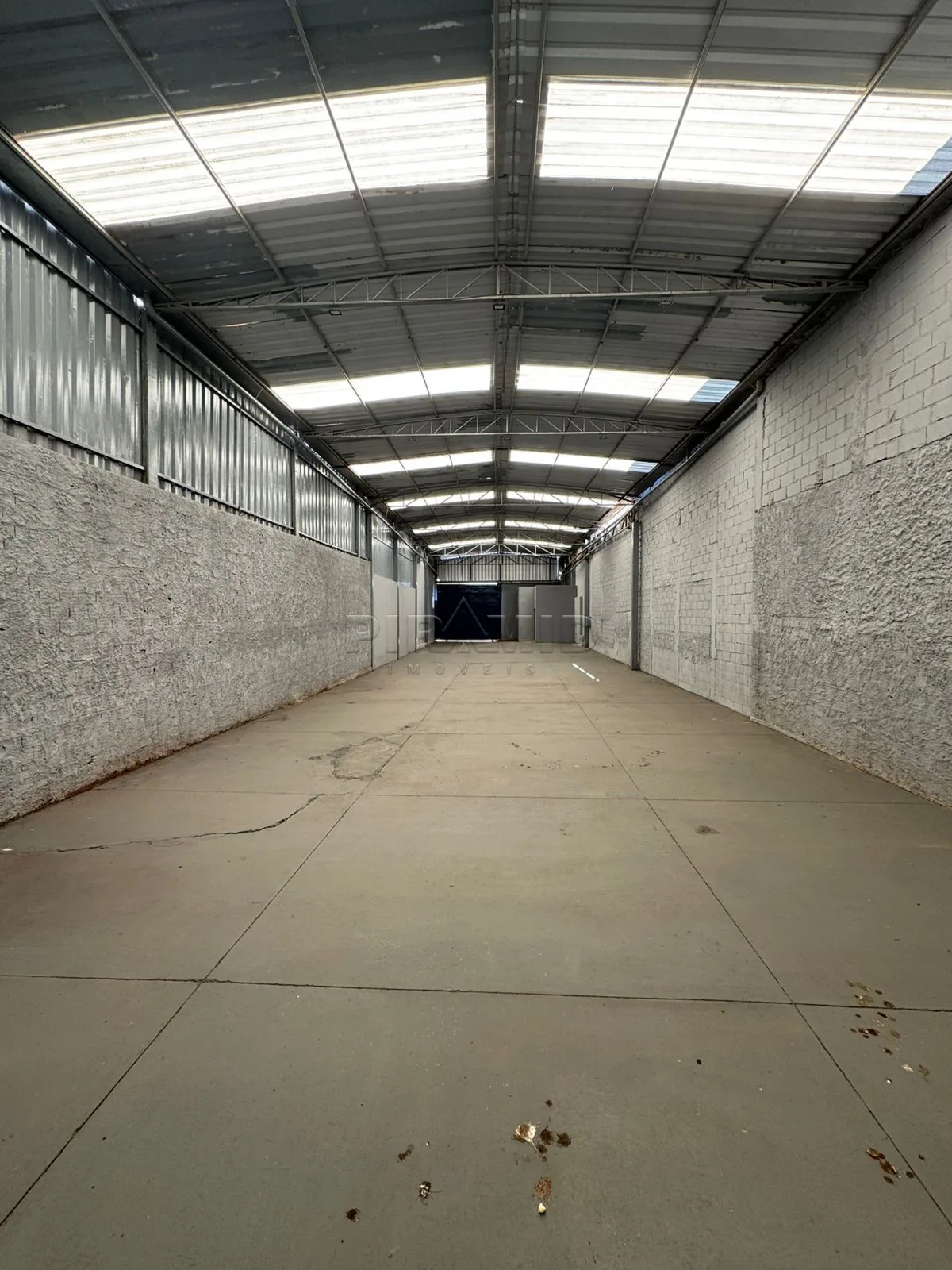 Comprar Comercial / Galp&atilde;o  Barrac&atilde;o em Ribeir&atilde;o Preto R$ 1.250.000,00 - Foto 2