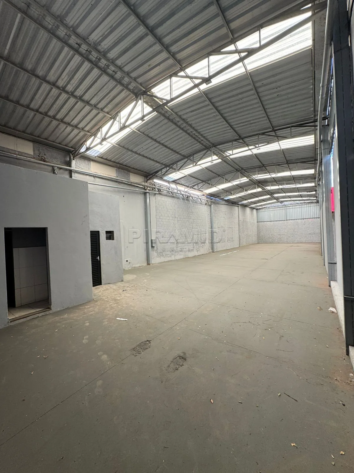 Comprar Comercial / Galp&atilde;o  Barrac&atilde;o em Ribeir&atilde;o Preto R$ 1.250.000,00 - Foto 3