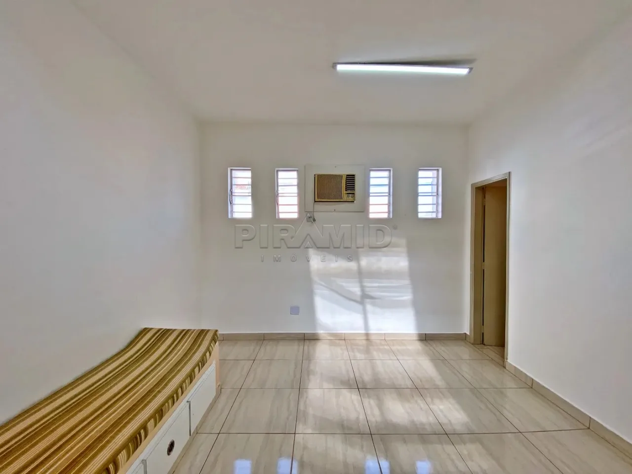 Alugar Comercial / Casa em Ribeir&atilde;o Preto R$ 2.500,00 - Foto 8