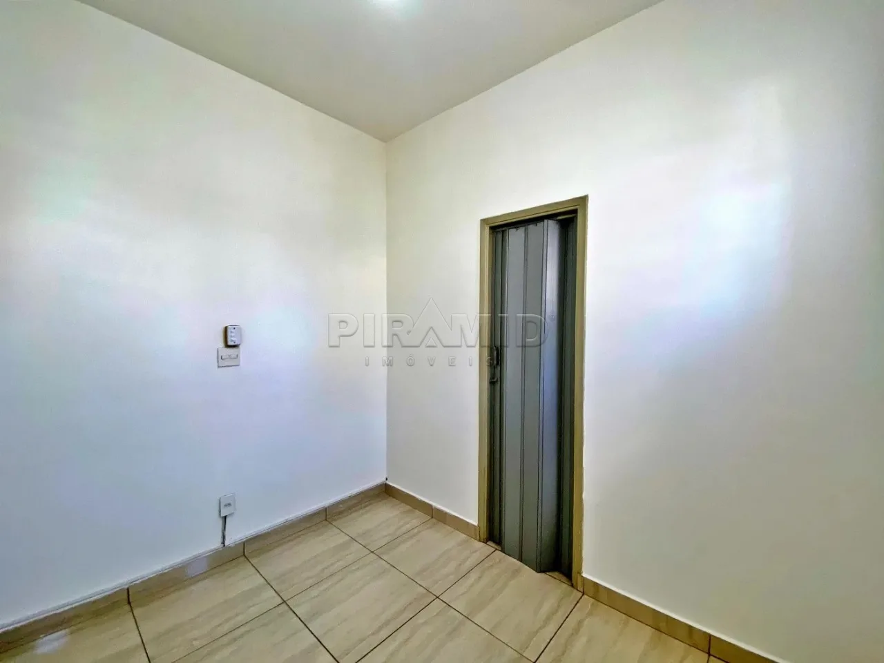 Alugar Comercial / Casa em Ribeir&atilde;o Preto R$ 2.500,00 - Foto 12