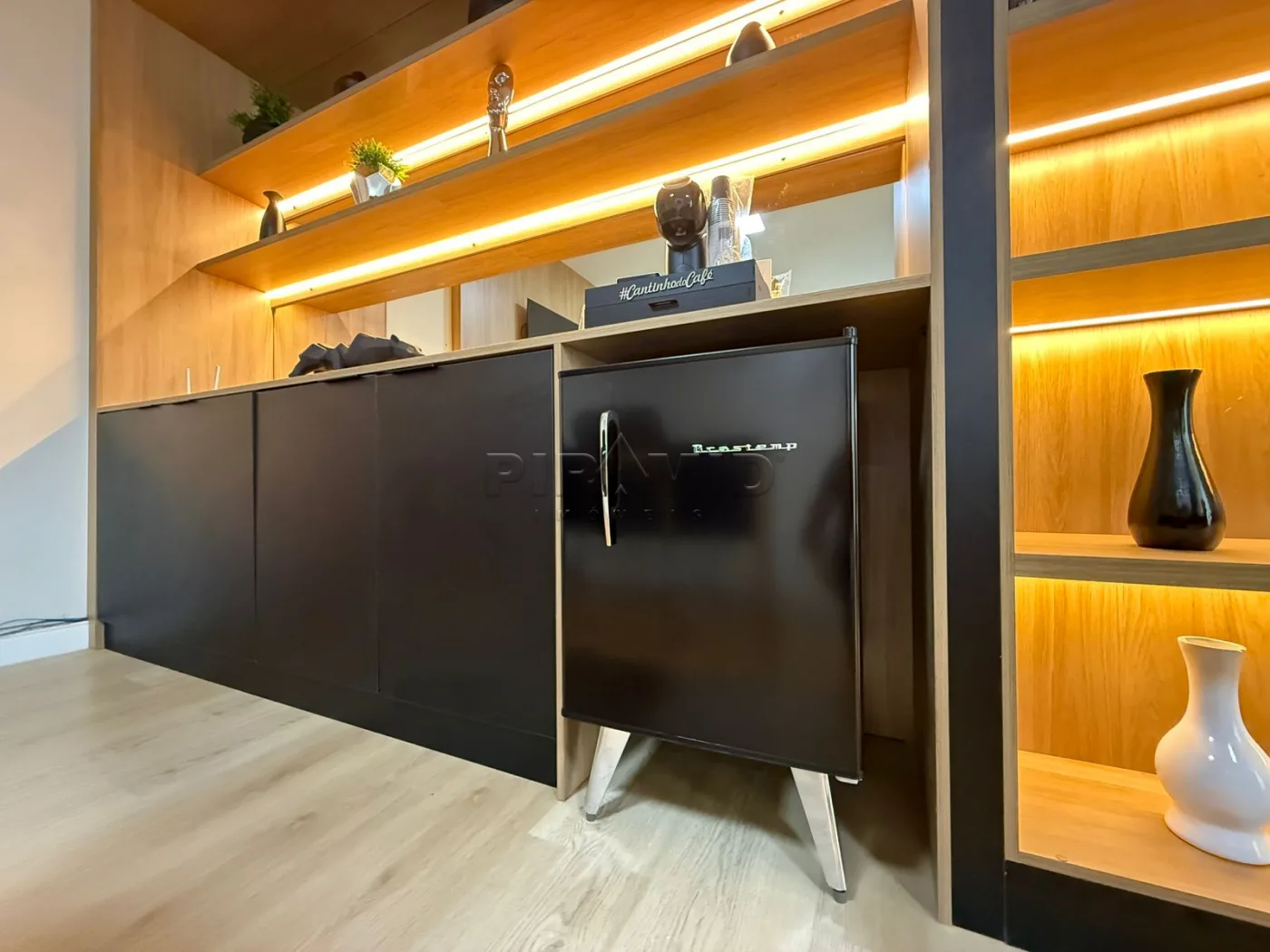 Alugar Comercial / Sala em Ribeir&atilde;o Preto R$ 2.700,00 - Foto 4