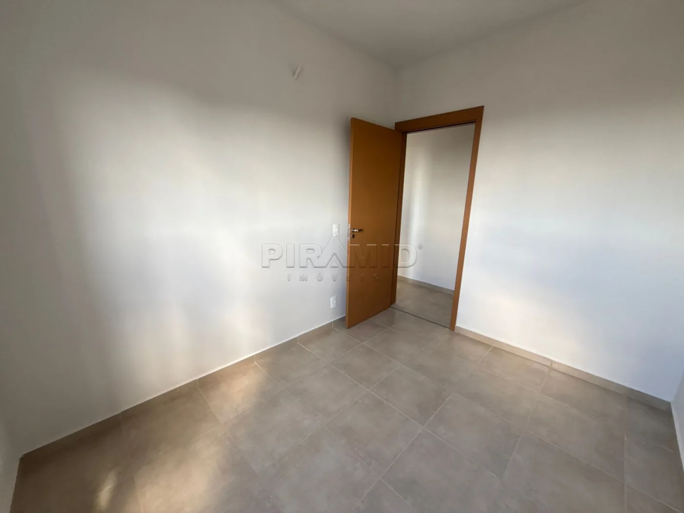 Alugar Apartamento / Padr&atilde;o em Ribeir&atilde;o Preto R$ 1.200,00 - Foto 8