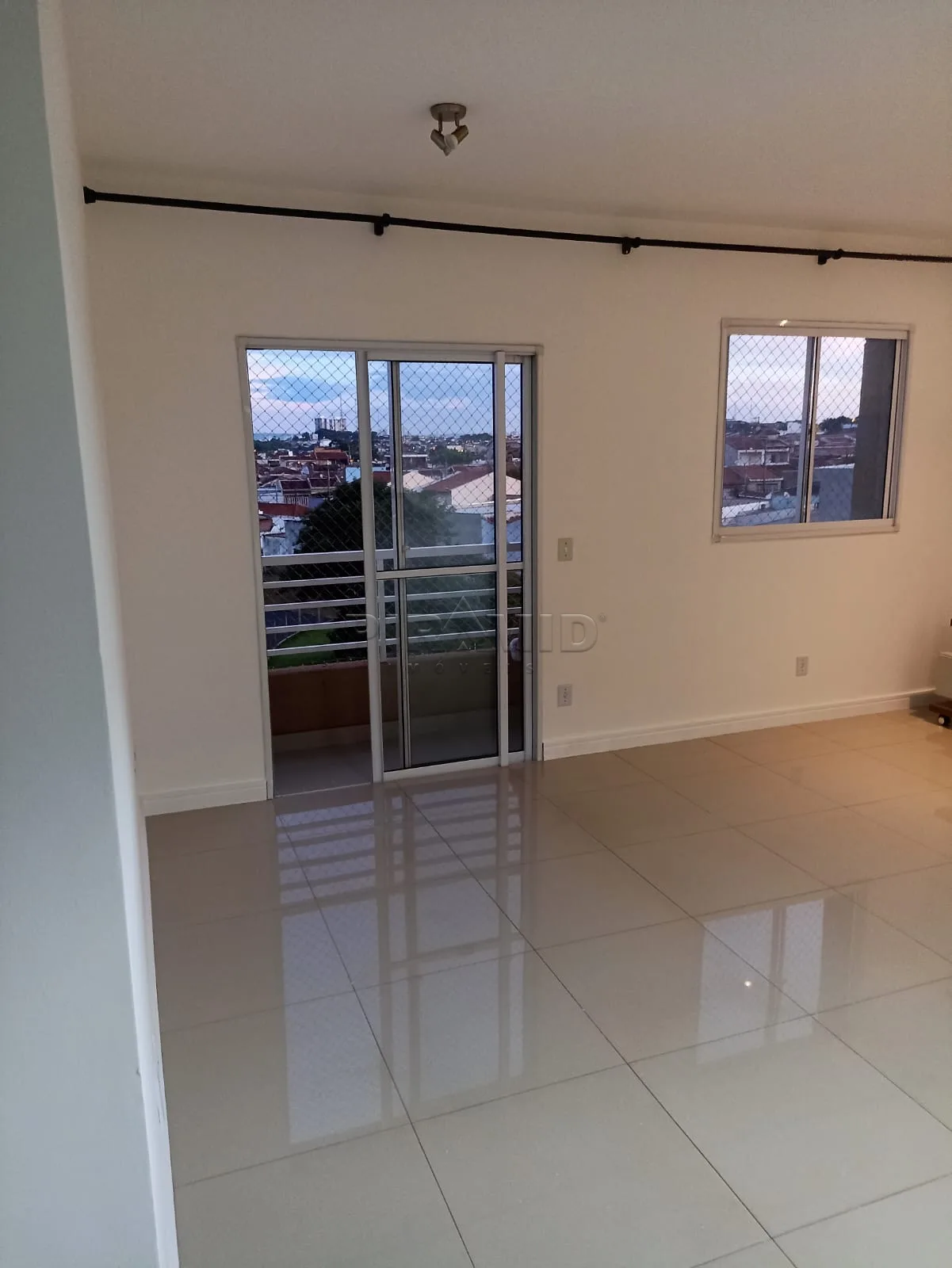 Comprar Apartamento / Padr&atilde;o em Ribeir&atilde;o Preto R$ 300.000,00 - Foto 1