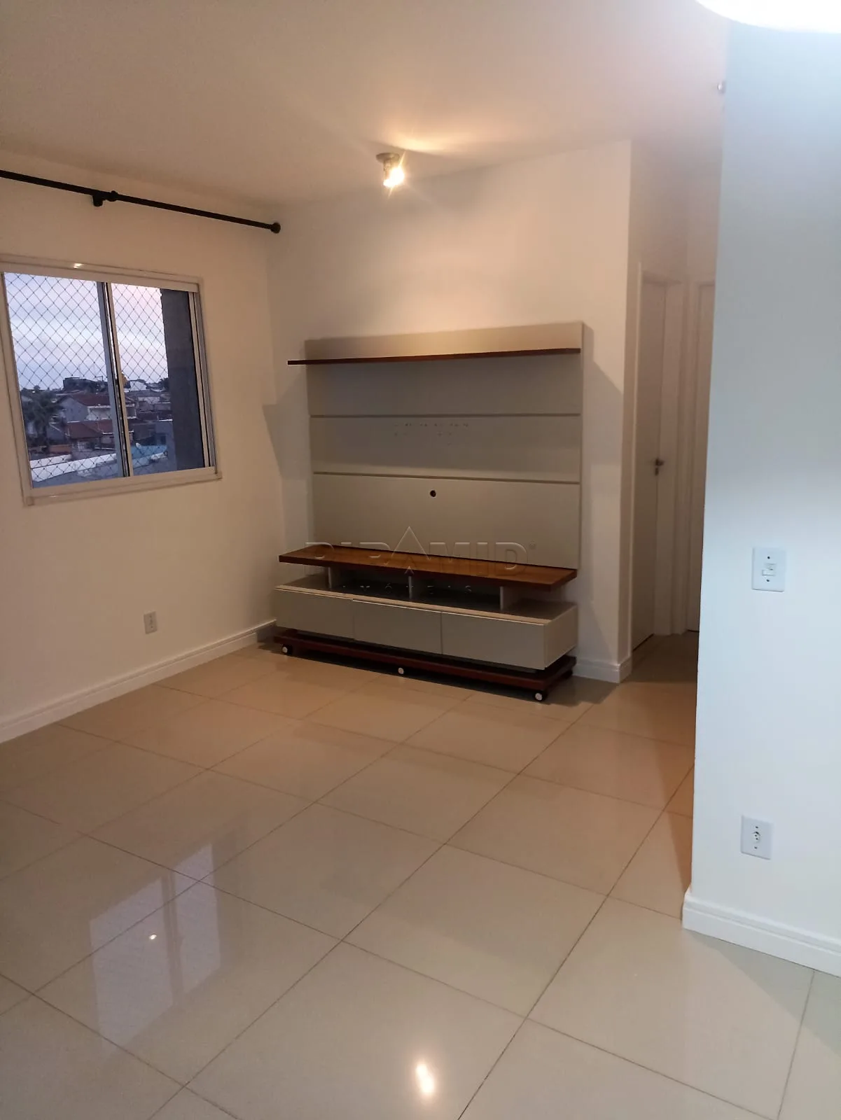 Comprar Apartamento / Padr&atilde;o em Ribeir&atilde;o Preto R$ 300.000,00 - Foto 2