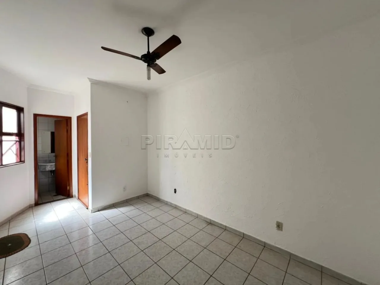 Alugar Apartamento / Padr&atilde;o em Ribeir&atilde;o Preto R$ 1.600,00 - Foto 1