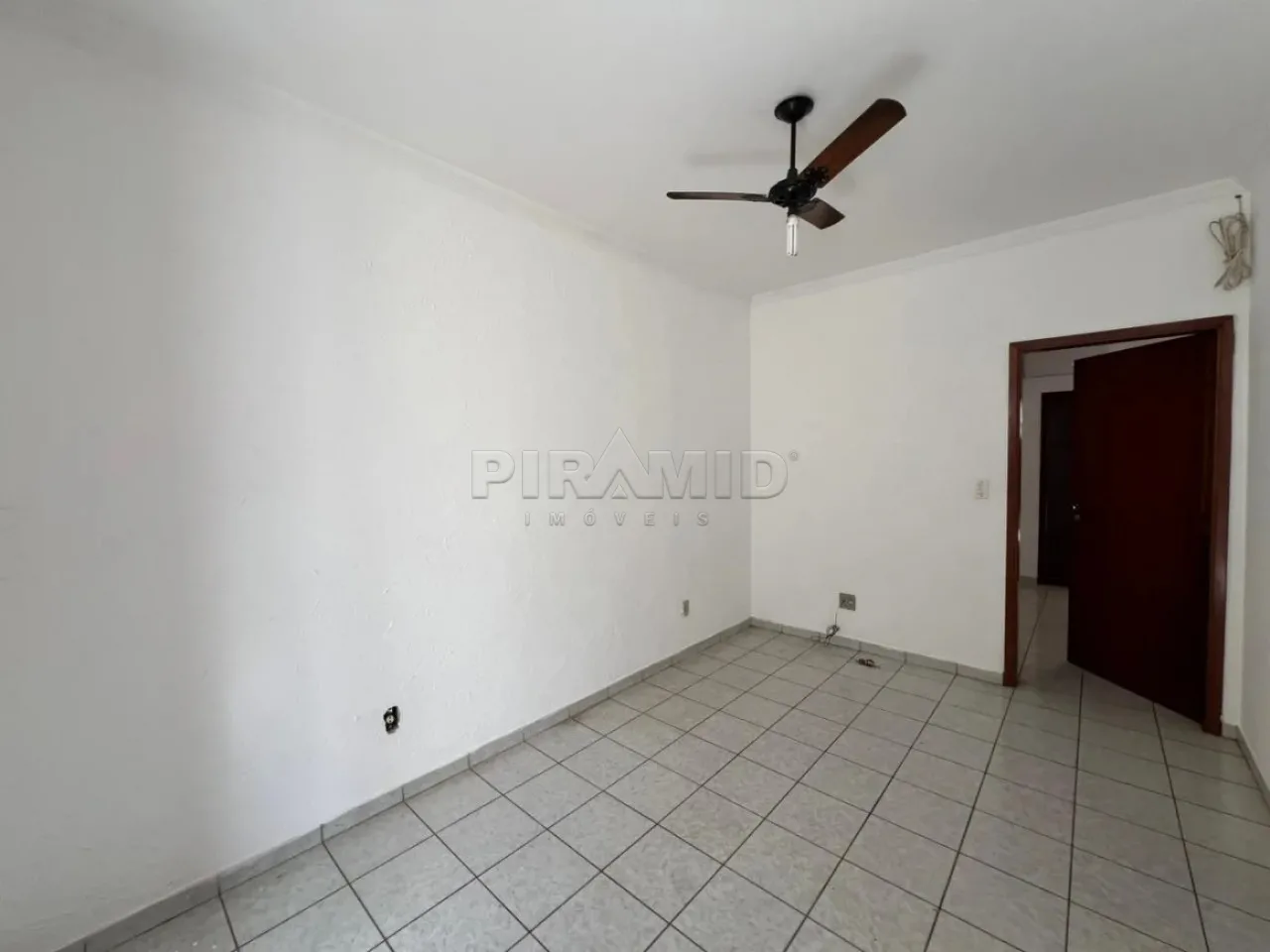 Alugar Apartamento / Padr&atilde;o em Ribeir&atilde;o Preto R$ 1.600,00 - Foto 3