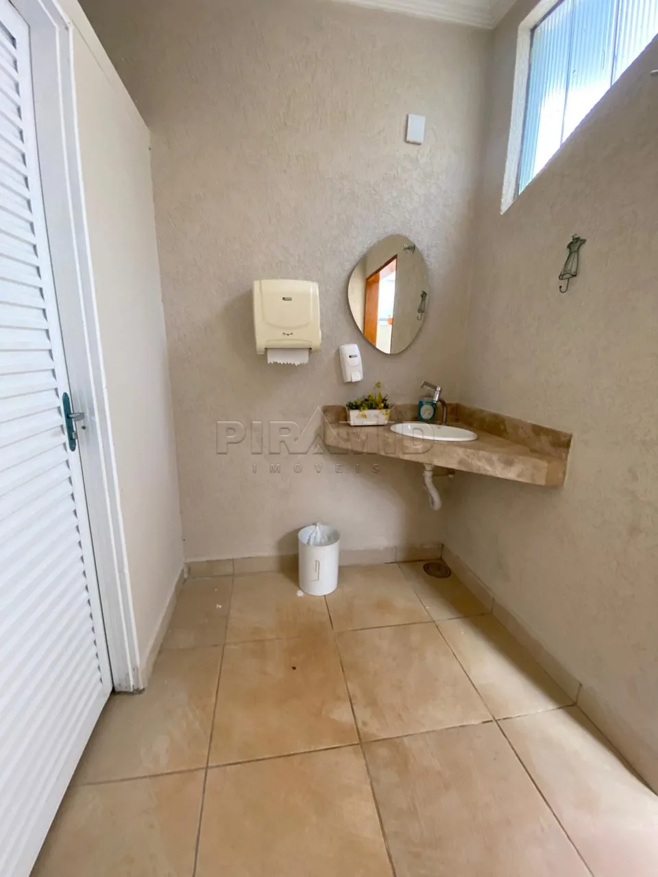 Alugar Comercial / Sala em Ribeir&atilde;o Preto R$ 1.000,00 - Foto 4