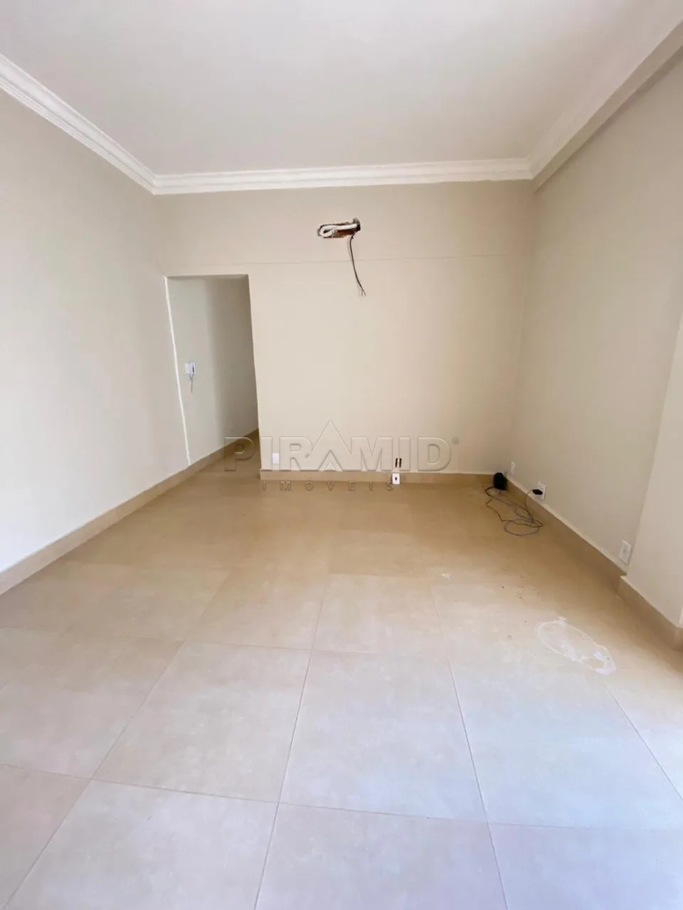 Alugar Comercial / Sala em Ribeir&atilde;o Preto R$ 1.600,00 - Foto 4