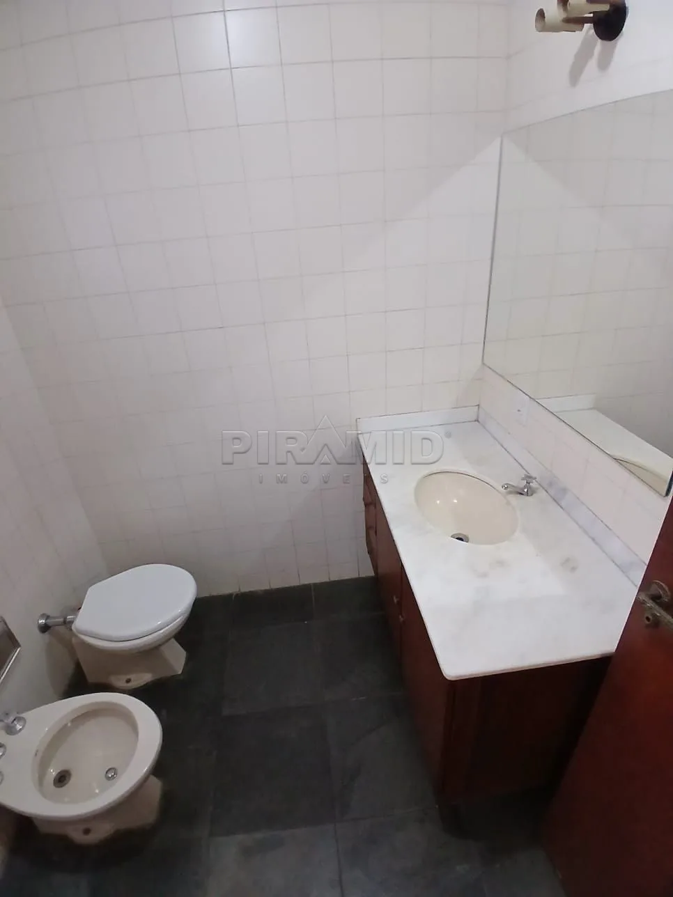 Alugar Apartamento / Padr&atilde;o em Ribeir&atilde;o Preto R$ 1.400,00 - Foto 4