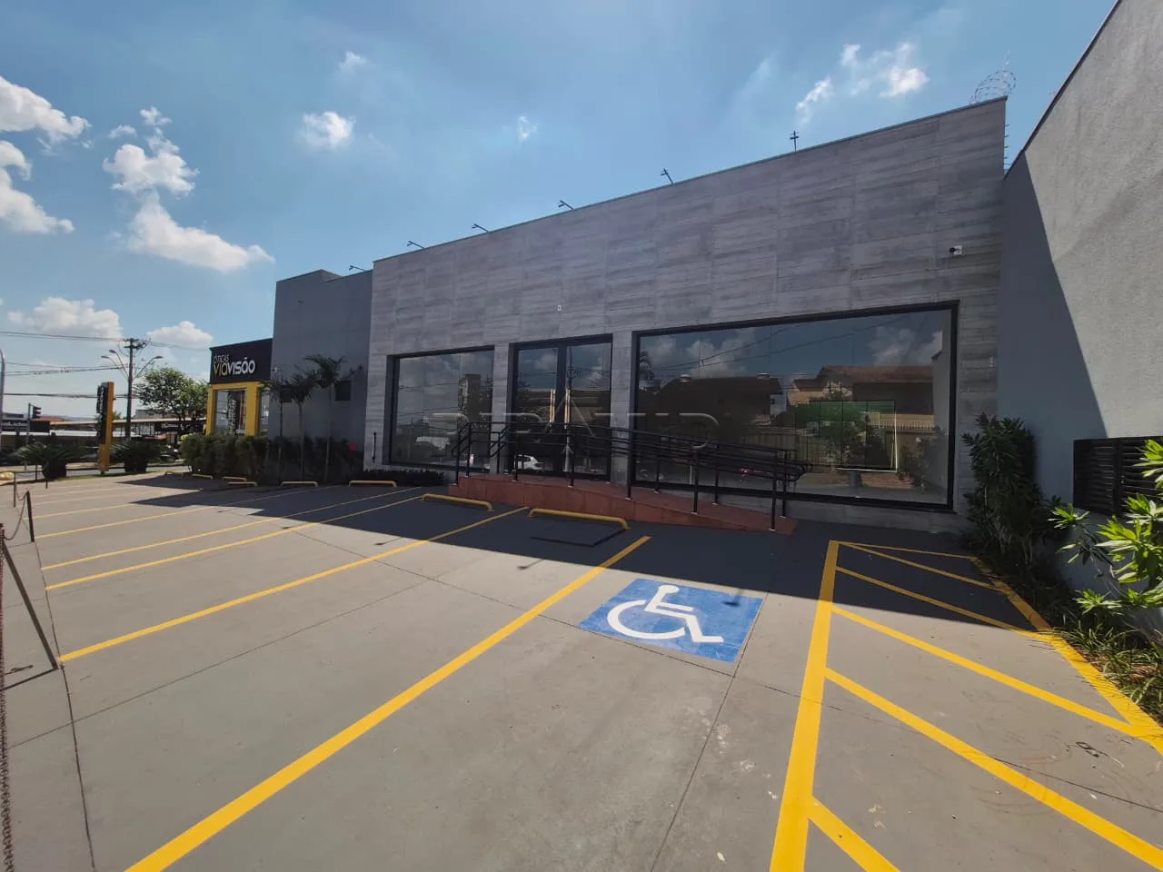 Alugar Comercial / Sal&atilde;o em Ribeir&atilde;o Preto R$ 22.000,00 - Foto 1