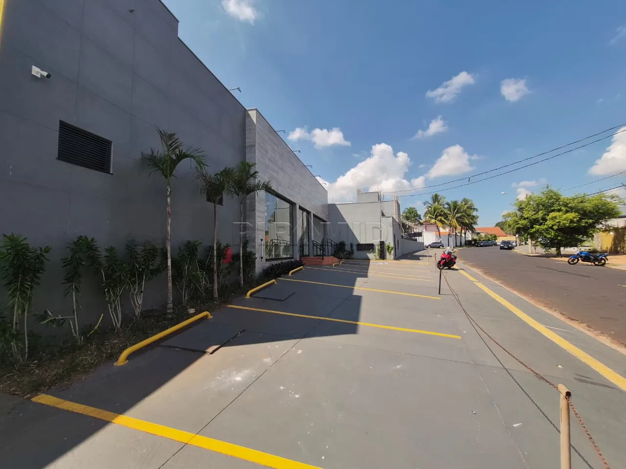 Alugar Comercial / Sal&atilde;o em Ribeir&atilde;o Preto R$ 22.000,00 - Foto 2