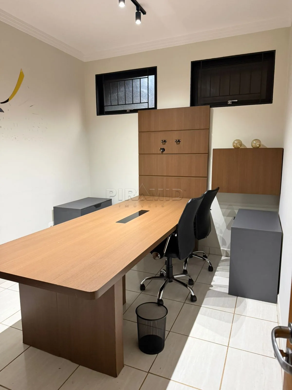 Alugar Comercial / Sala em Ribeir&atilde;o Preto R$ 1.550,00 - Foto 2