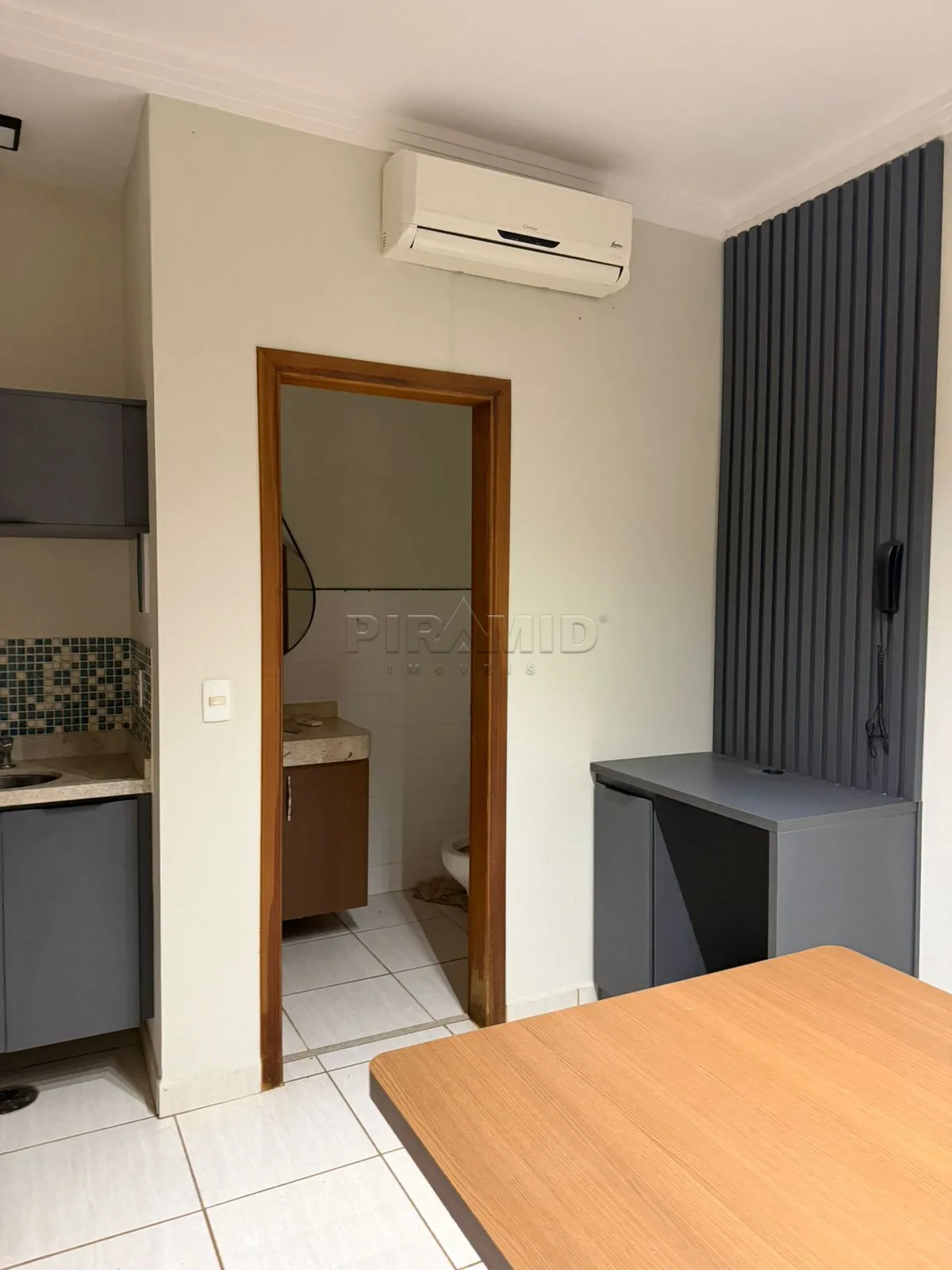 Alugar Comercial / Sala em Ribeir&atilde;o Preto R$ 1.550,00 - Foto 3
