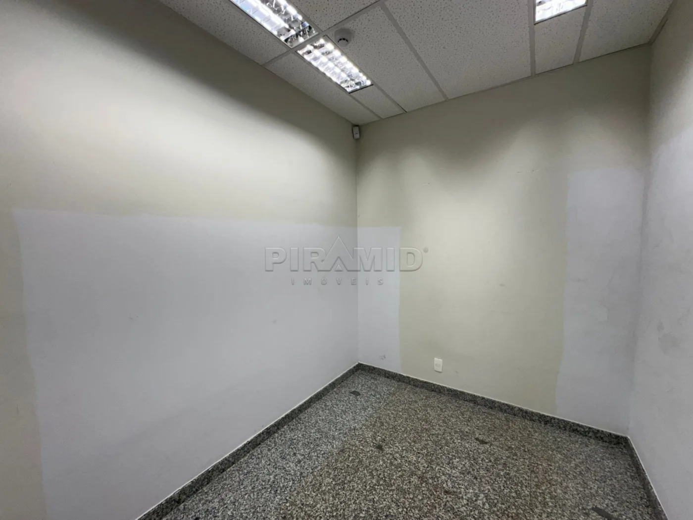 Alugar Comercial / Sal&atilde;o em Ribeir&atilde;o Preto R$ 30.000,00 - Foto 2