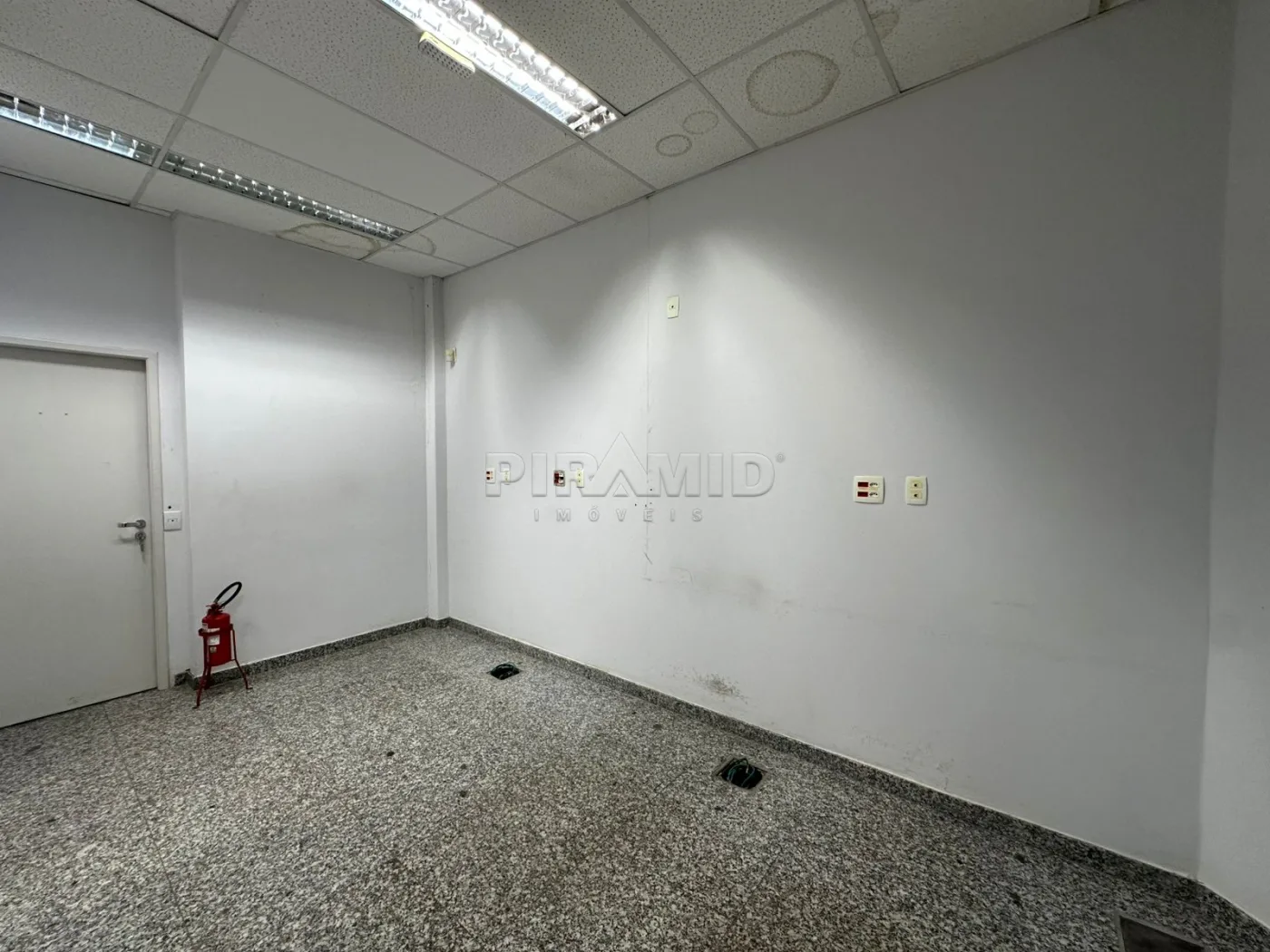 Alugar Comercial / Sal&atilde;o em Ribeir&atilde;o Preto R$ 30.000,00 - Foto 4