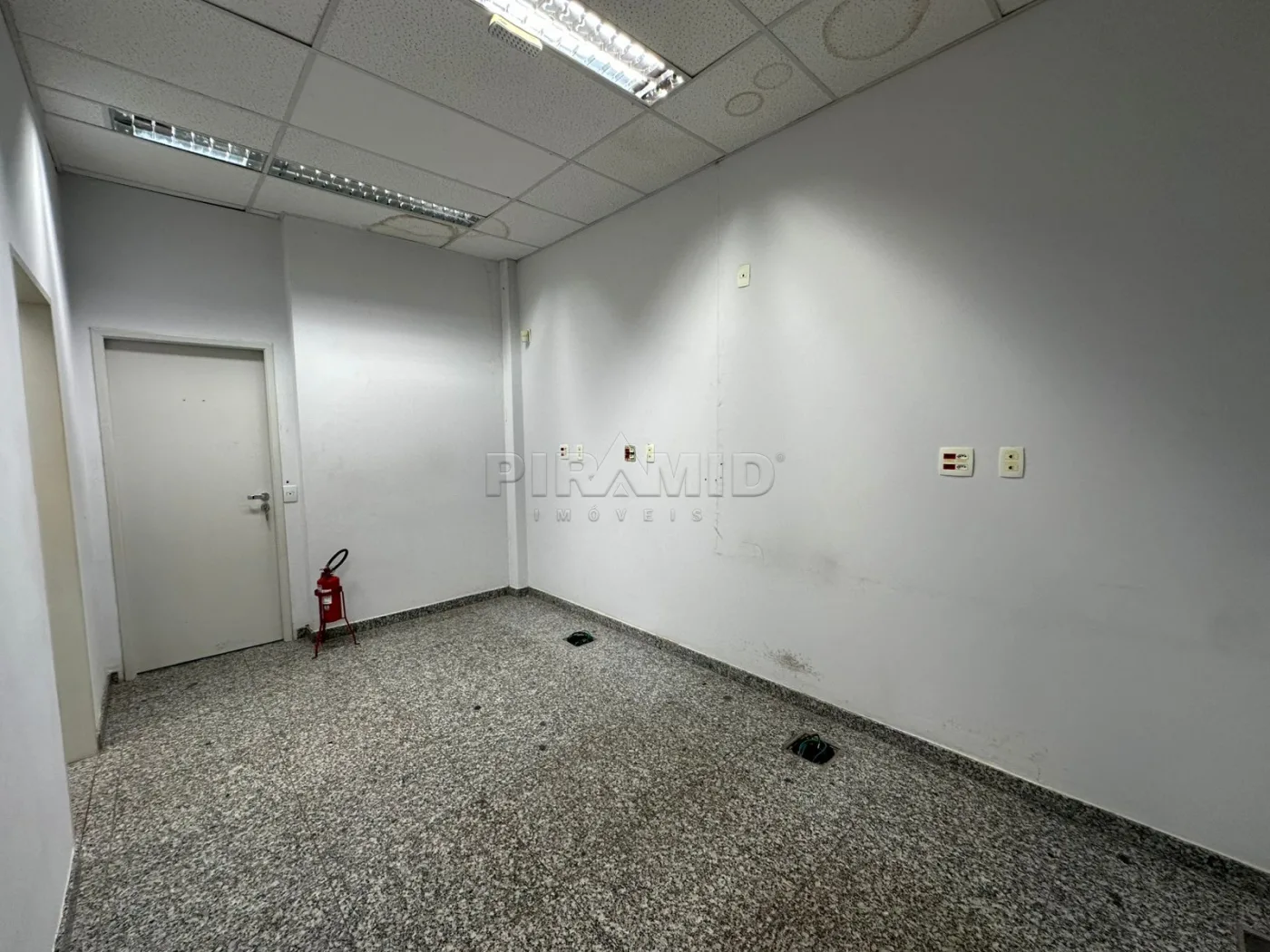 Alugar Comercial / Sal&atilde;o em Ribeir&atilde;o Preto R$ 30.000,00 - Foto 8