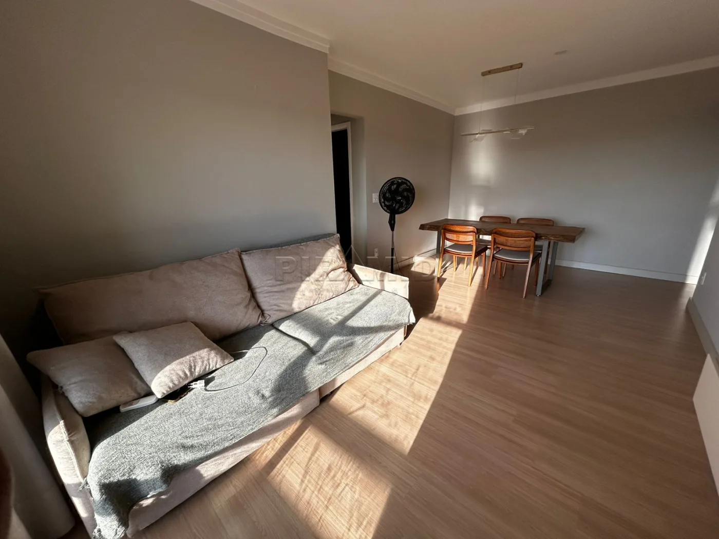 Alugar Apartamento / Padr&atilde;o em Ribeir&atilde;o Preto R$ 1.700,00 - Foto 1
