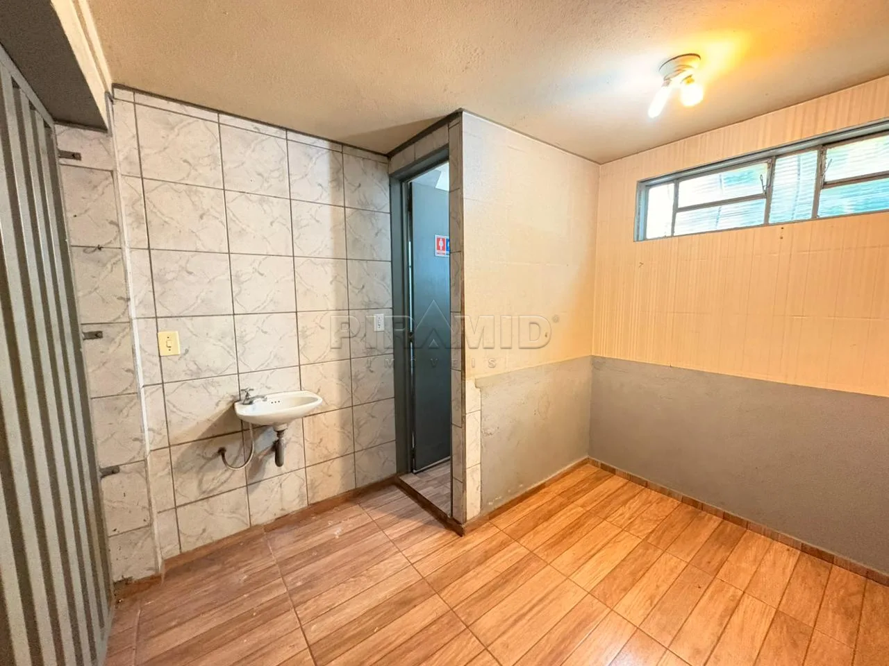 Alugar Comercial / Sal&atilde;o em Ribeir&atilde;o Preto R$ 2.000,00 - Foto 9