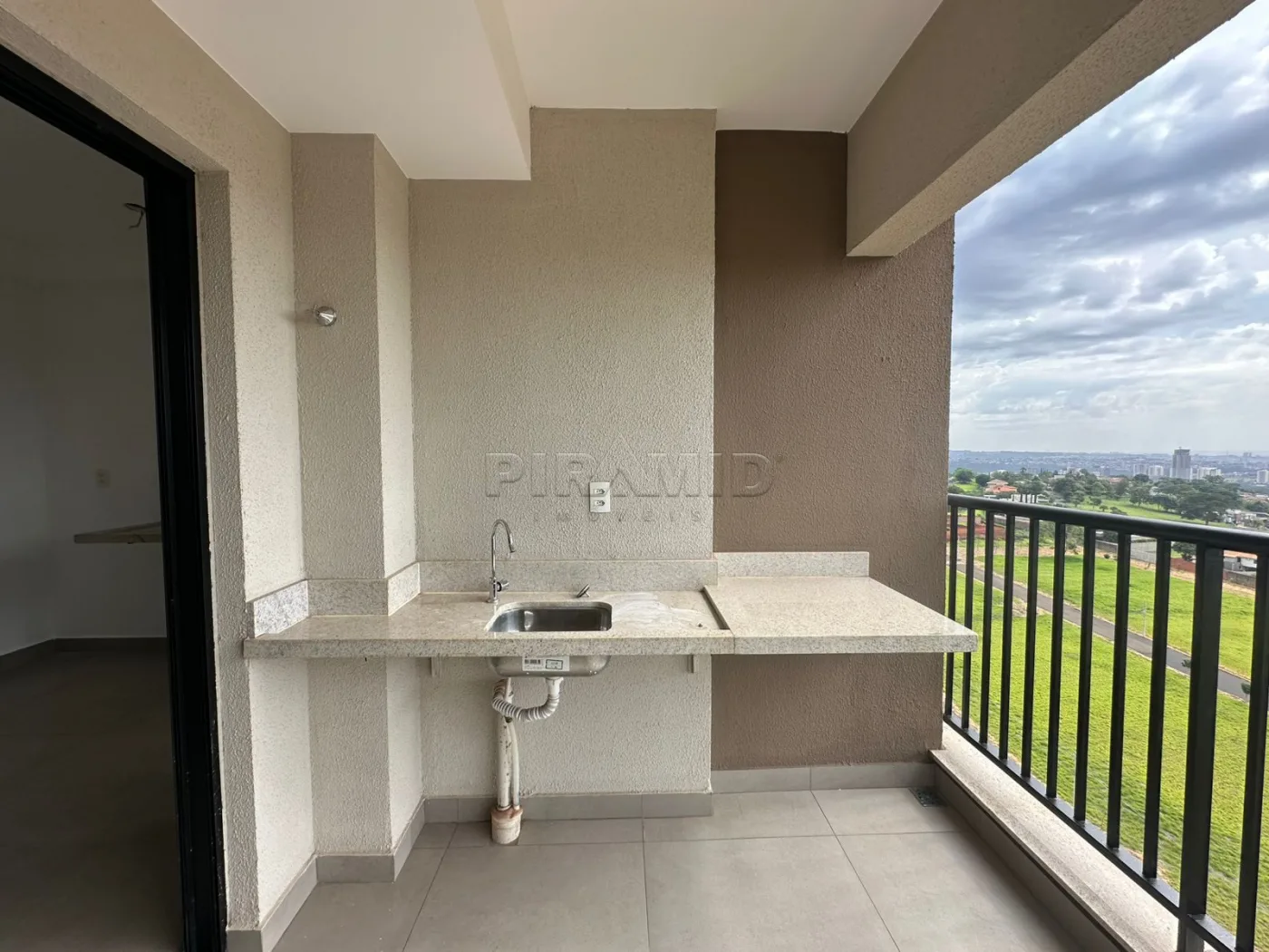 Alugar Apartamento / Padr&atilde;o em Ribeir&atilde;o Preto R$ 3.200,00 - Foto 4